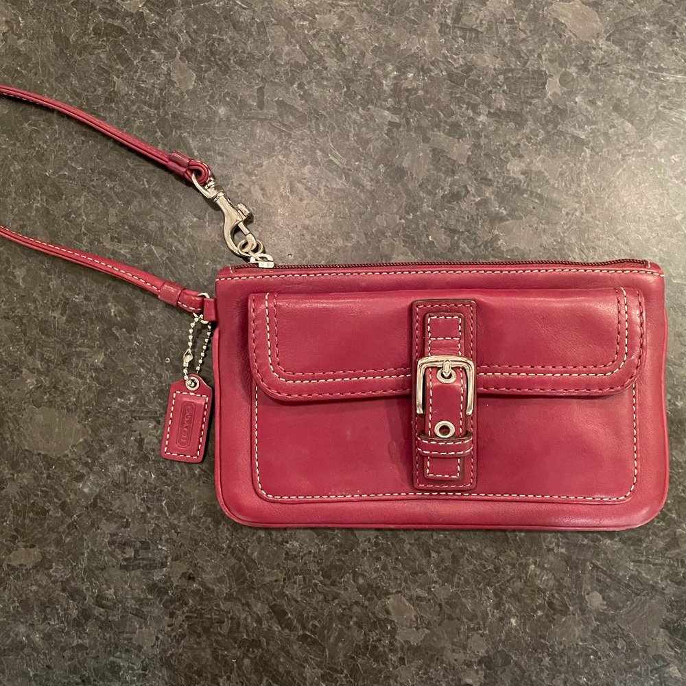 COACH Burgundy wristlet in great pre-loved condition